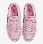 Nike SB Dunk Low TRIPLE PINK