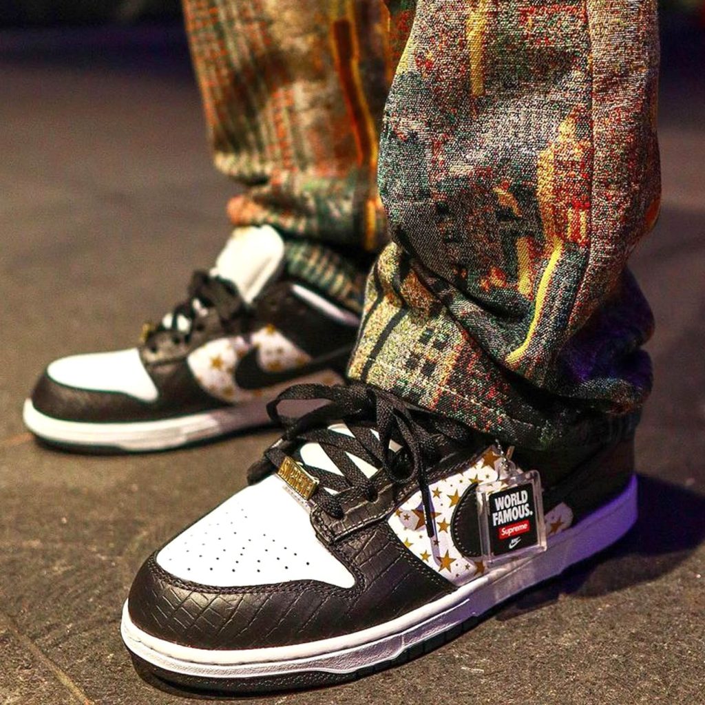 Supreme x Nike Dunk Low OG SB 'Black'